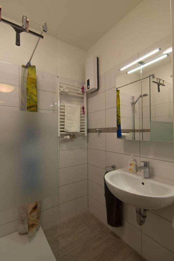 Ferienwohnung 'Zimmer Frei' 겔젠키르헨 외부 사진